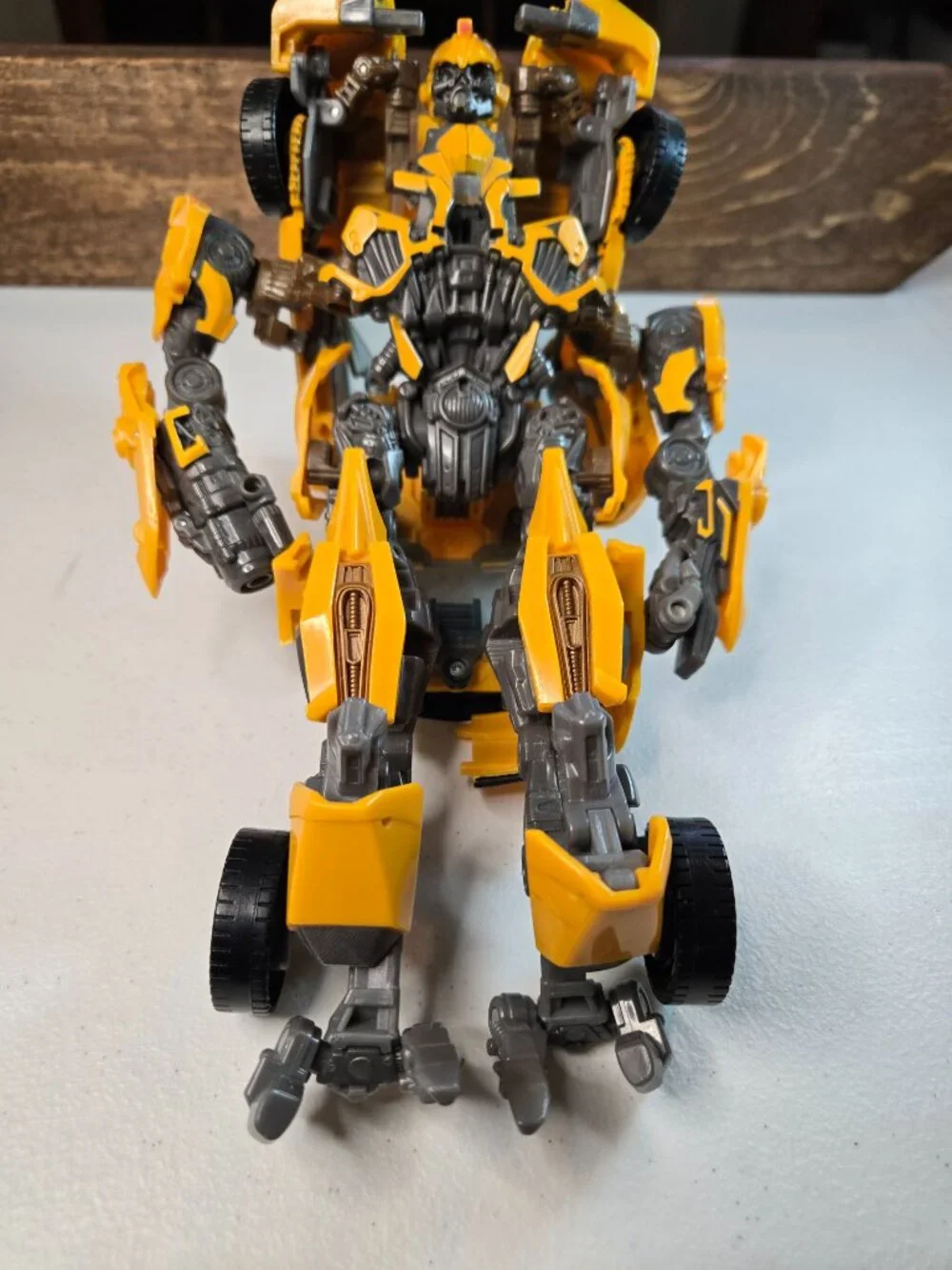 Transformers: Dark of the Moon MechTech Leader Class Bumblebe. Loose. READ